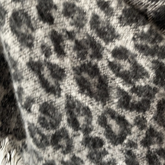 Scarf - Picture 4 of 4